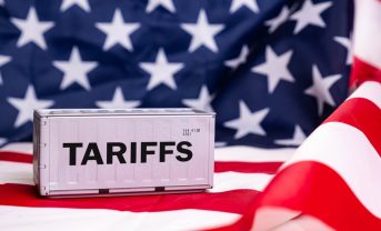 【アメリカ】政府、相互関税率決定。日本、韓国、EU15%。ブラジル10%、インド25%。8月7日適用