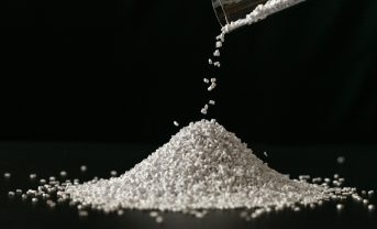 【EU】EU理事会、プラスチックペレット規則採択。欧州議会決議へ。メーカーや流通企業に義務