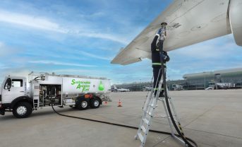 【アメリカ】ネステ、米空港3カ所でユナイテッド航空にSAF供給開始。連携強化