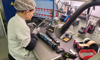 【フランス】ヴァレオとVoltR、小型電動バイク向けバッテリーの修理・再製造サービスで協働