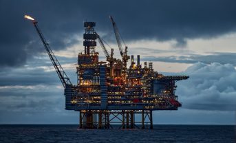 【国際】bpエネルギー展望2025、再エネの大幅増見立て維持。石油・ガス転換は5年遅れ