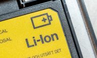 【日本】政府、リチウムイオン電池対策発表。分別回収・広域処理強化。飛行機持ち込みルール徹底も
