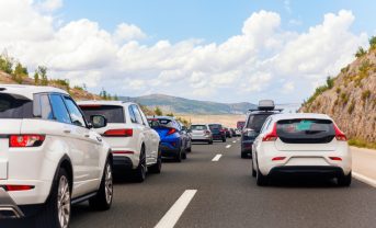 【EU】EU理事会と欧州議会、ELV規則案で政治的合意。再生プラ利用義務25%等