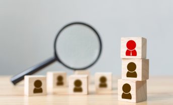 【日本】内閣官房、「人的資本可視化指針」改訂案公表。規範性なし。SSBJ基準が優先