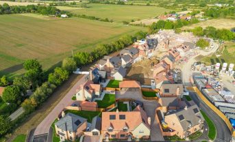 【イギリス】自然再生基金、2026年運用開始へ。特定地域での住宅・インフラ開発事業者から徴収