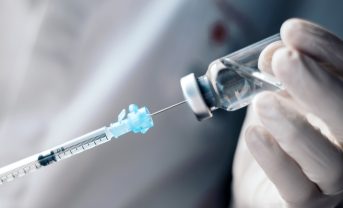 【アメリカ】CDC、全小児推奨ワクチン接種を17種から11種に削減。保険カバー義務化も