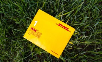 【国際】DHL、若者就業支援プログラムを2030年まで延長。世界70カ国で展開