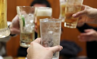 【日本】農水省、飲食店向けカスハラ対策ガイドライン策定。判断基準や対応方法