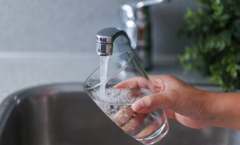 【イギリス】政府、水道インフラと管理体制改革で官民22兆円投資。水道システム立直し