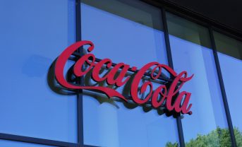 【国際】CCEP、2030年サステナビリティ目標改訂。2040年ネットゼロ維持、700億円投資