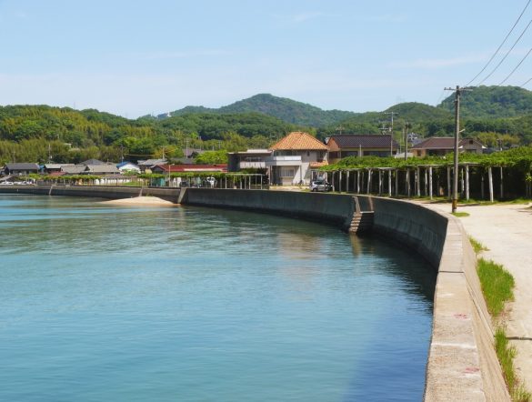 【日本】国交省と農水省、海岸堤防等の設備計画に海面上昇を初めて組入。気候変動適応