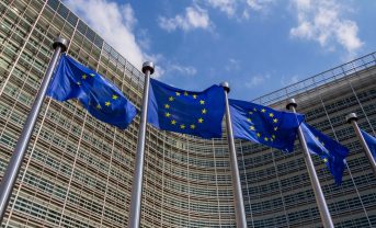 【EU】欧州委、産業加速法案発表。低炭素製品の公共調達・公的支援で「EU産」優遇。FTA相手国も