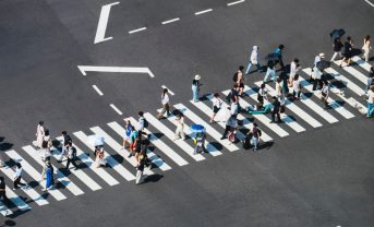 【日本】厚労省、2025年人口動態統計速報値発表。出生数約70万人。「低位水準」ペース