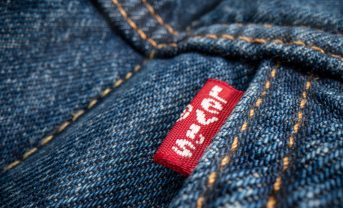 【アメリカ】リーバイス、2030年GHG削減目標発表。スマートサーモスタット導入を拡大