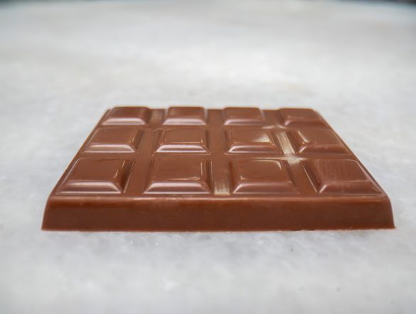 【イスラエル】Celleste Bio、培養カカオバター使用ミルクチョコバー世界初開発。モンデリーズ協働