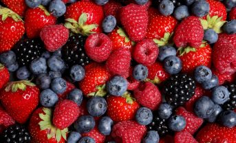 【イギリス】セインズベリー、ベリー類にも長期契約スキーム適用。サプライチェーン安定化