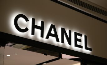 【フランス】シャネル、気候移行計画を初公表。2040年ネットゼロ、原材料・包装等重点分野