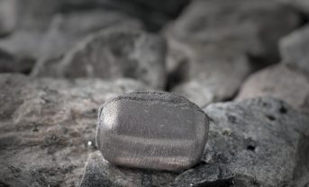 【アメリカ・EU】米EU重要鉱物行動計画に合意。共通基準や国境調整価格下限設定等