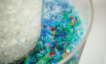 【アメリカ】EPA、マイクロプラスチックを汚染物質候補リスト入りへ。保健福祉省も規制強化