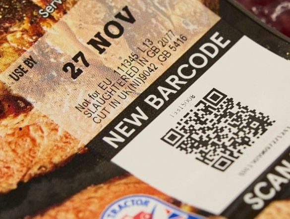 【イギリス】テスコ、PBソーセージ全商品でバーコードをQRコードに全面移行。食品廃棄削減