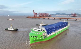 【中国】寧波遠洋運輸、中国初の全電動コンテナ船「寧遠電鯤」が就航。世界最大