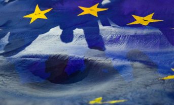 【EU】欧州委、初の貧困撲滅計画を策定。雇用、住宅、子供に焦点。生活費高騰懸念に対処