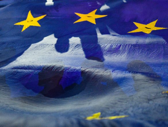 【EU】欧州委、初の貧困撲滅計画を策定。雇用、住宅、子供に焦点。生活費高騰懸念に対処