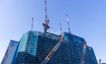 【日本】清水建設、石綿含有建材付着の廃アルミパネル再資源化。同一街区内の新築建材で活用