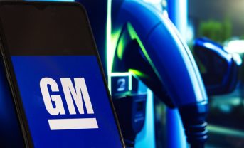 【アメリカ】GM、バッテリー電力事業加速。ナトリウムイオンバッテリー開発も