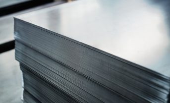 【EU】鉄鋼保護規則、成立。輸入割当を47%減らし割当超過関税を50%。溶解・鋳造原則も