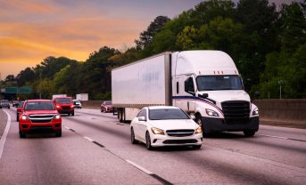 【国際】UNEP FI、自動車・道路輸送・航空のネットゼロ移行で銀行向け政策エンゲージメントガイド