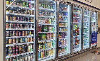 【日本】飲料大手5社、賞味期限の製造ロット逆転を許容。セブンとサミットで実証開始