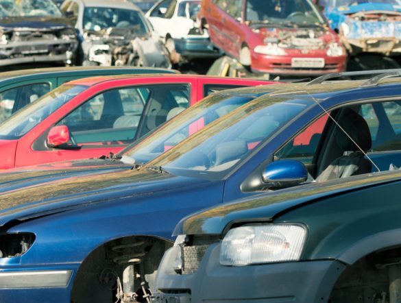 【EU】ELV規則、成立。新車プラ再生材比率25%義務化。その他素材は1年以内に目標設定