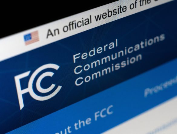 【アメリカ】FCC、中国大手5社対象の2022年規則を強化。既認証製品も輸入・販売禁止