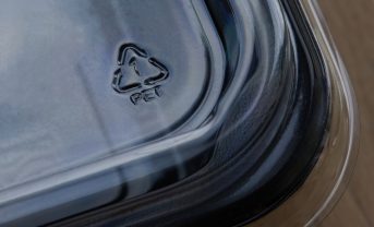 【日本】セブン、100%再生PET使用の食品容器実証開始。サーキュラーエコノミー