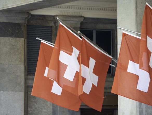 【スイス】政府、容器・包装政令改正。プラ容器・包装55%、飲料用紙パック70%以上義務化