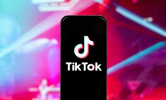 【EU】欧州委、未成年者アカウントの保護不備でTikTokにデジタルサービス法違反暫定判断