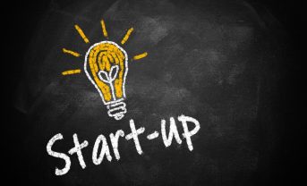 【日本】政府、地方自治体の4号随契でJ-Startup採択企業の活用促進。手続緩和