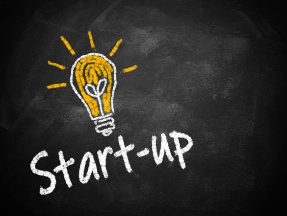 【日本】政府、地方自治体の4号随契でJ-Startup採択企業の活用促進。手続緩和