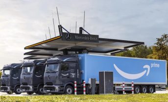 【ドイツ】アマゾン、メルセデス製大型EVトラック27台受領。年内50台超を稼働へ