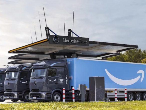 【ドイツ】アマゾン、メルセデス製大型EVトラック27台受領。年内50台超を稼働へ