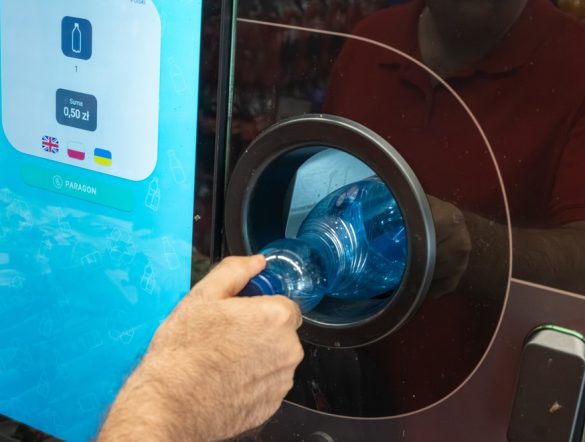 【イギリス】政府、容器デポジット制度のメーカー負担金額設定。段階的引上げ方式採用