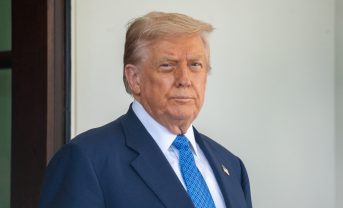 【アメリカ】トランプ大統領、AIからSIへの用語転換で大統領令。AI大手6社は自主協定に署名